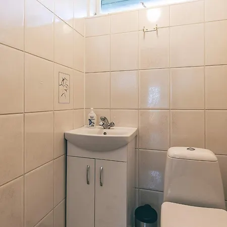 16 Person In Vaeggerlose * Bøtø By