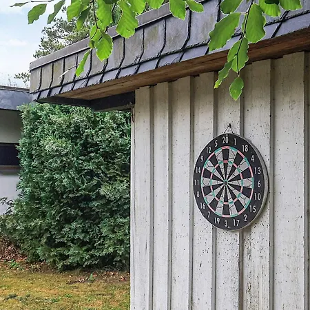 16 Person In Vaeggerlose