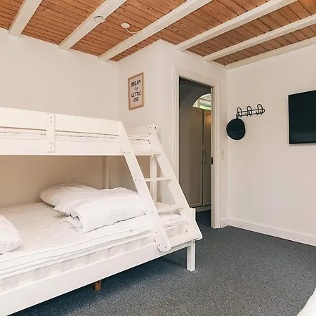 4 Star In Vaeggerlose 度假居
