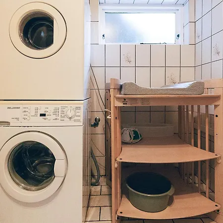 16 Person In Vaeggerlose