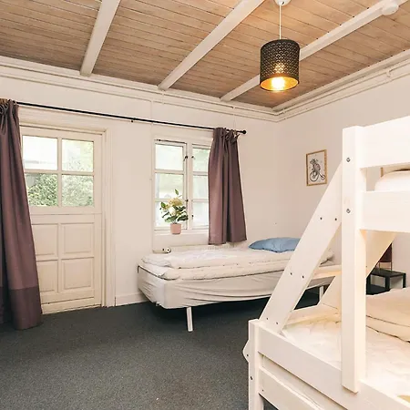 Casa de Férias 4 Star In Vaeggerlose Bøtø By