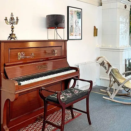 16 Person In Vaeggerlose Bøtø By