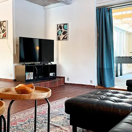 16 Person In Vaeggerlose Bøtø By